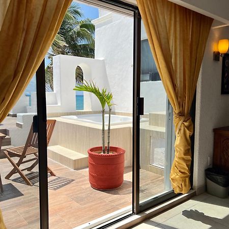 Pelicano Inn Playa Del Carmen - Beachfront Hotel Buitenkant foto