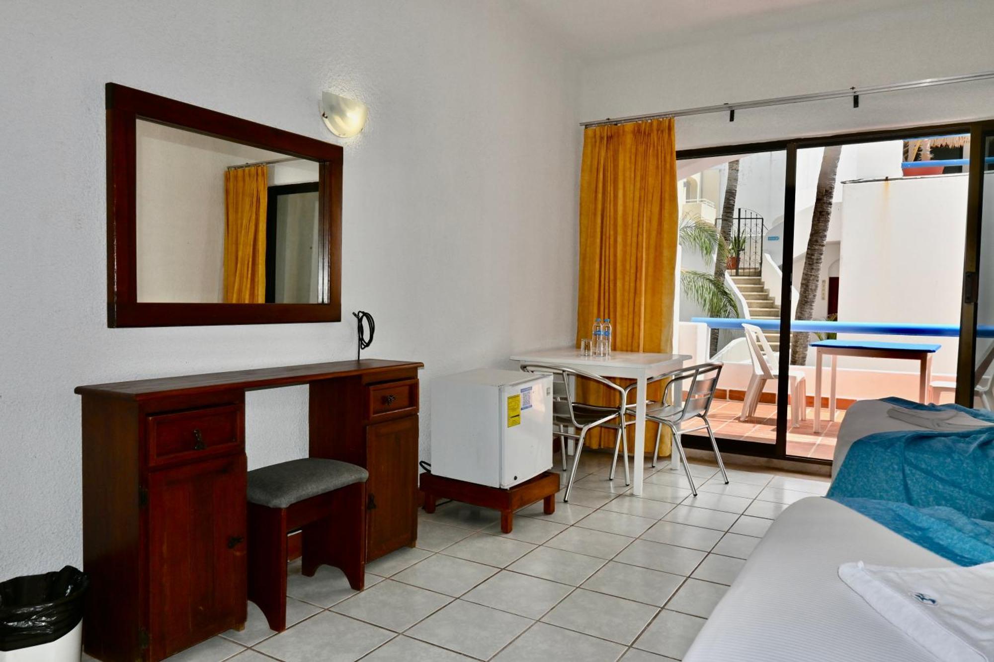 Pelicano Inn Playa Del Carmen - Beachfront Hotel Buitenkant foto