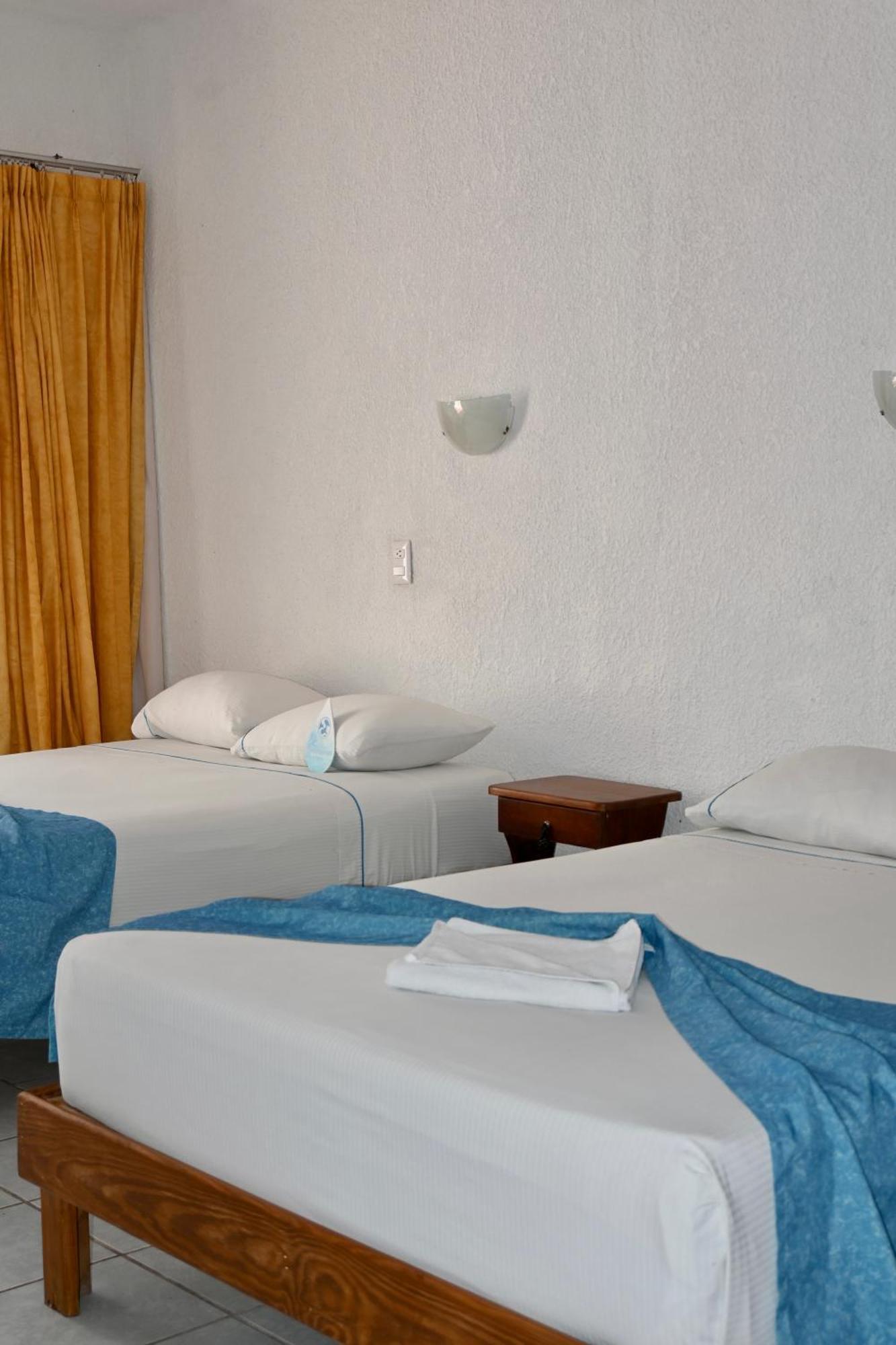 Pelicano Inn Playa Del Carmen - Beachfront Hotel Buitenkant foto