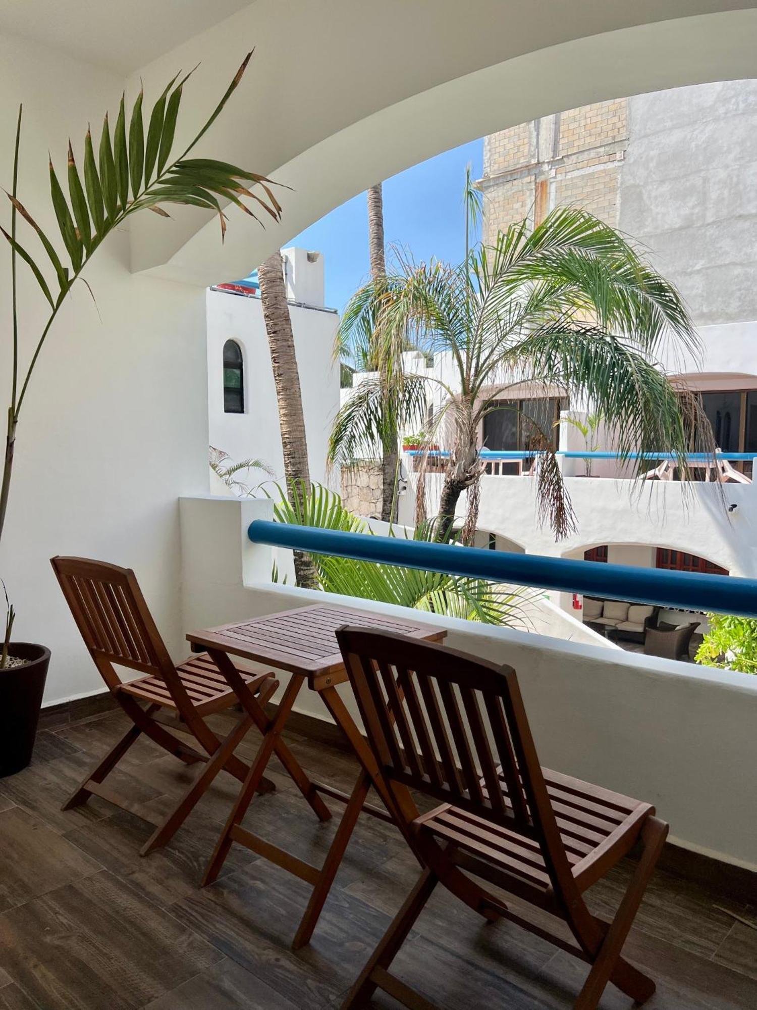 Pelicano Inn Playa Del Carmen - Beachfront Hotel Buitenkant foto